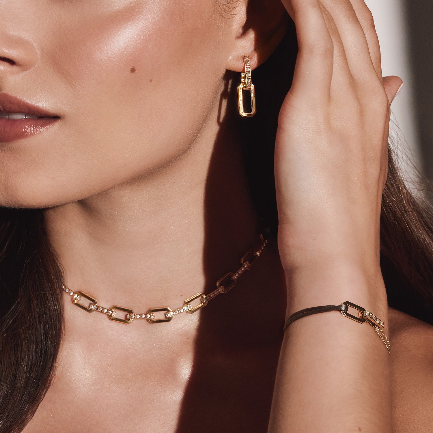 Chaîne en or avec cordon en satin, bracelet en or 18 carats | Diamants