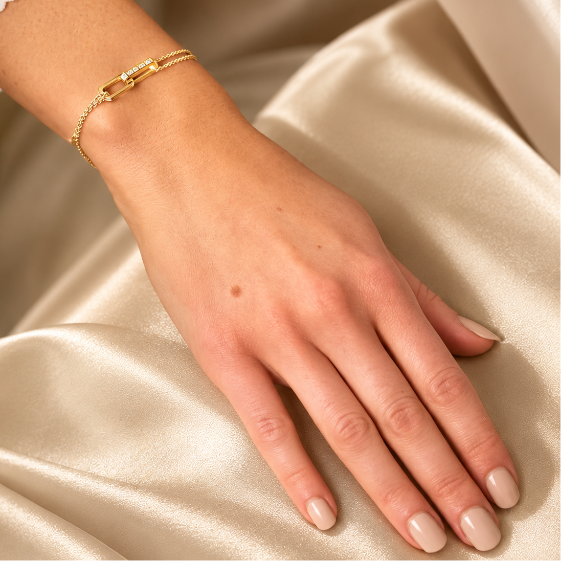 Diamond-Studded Chain Bracelet | 18K Gold