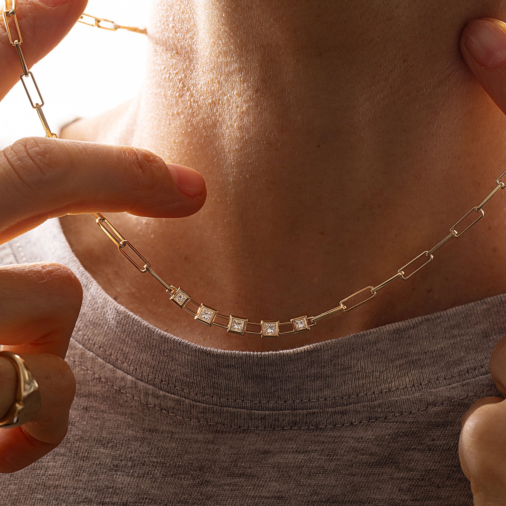 Collier trombone en or 18 carats et diamants