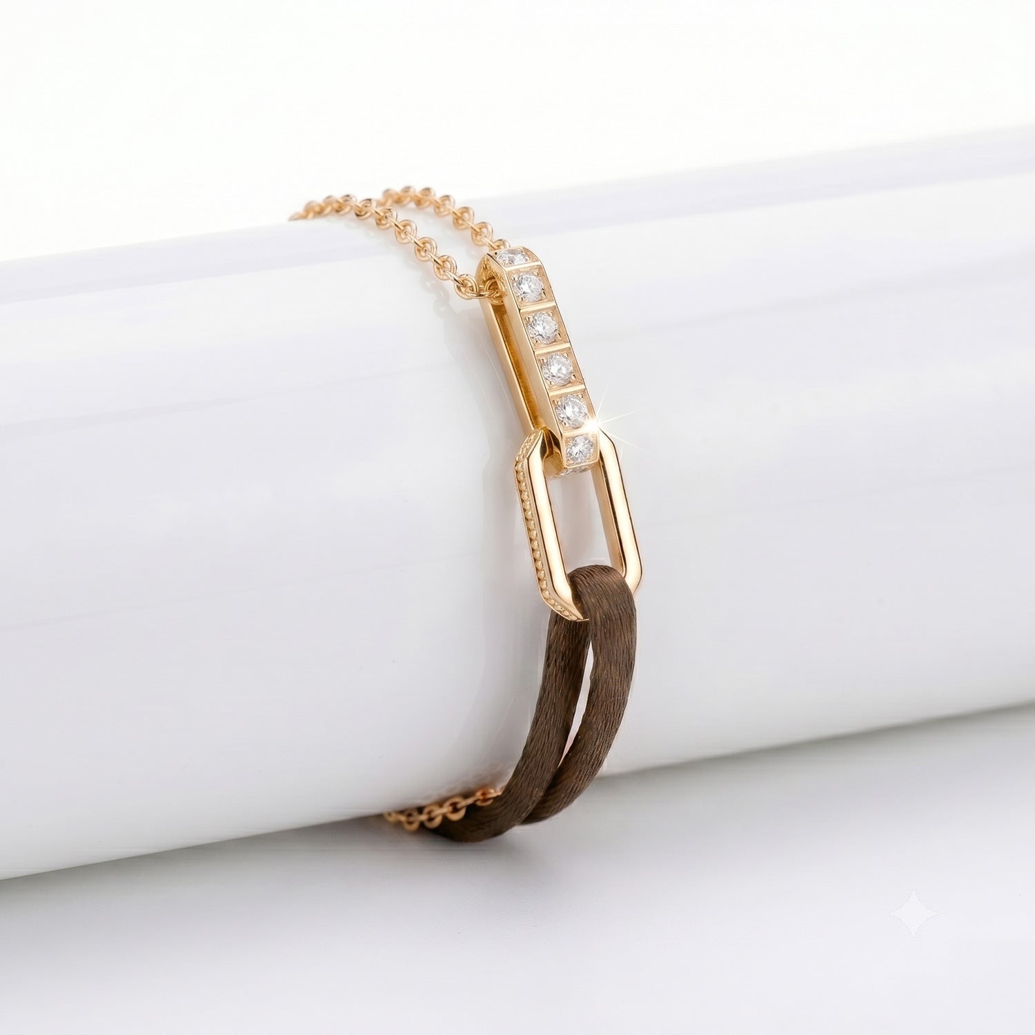 Chaîne en or avec cordon en satin, bracelet en or 18 carats | Diamants