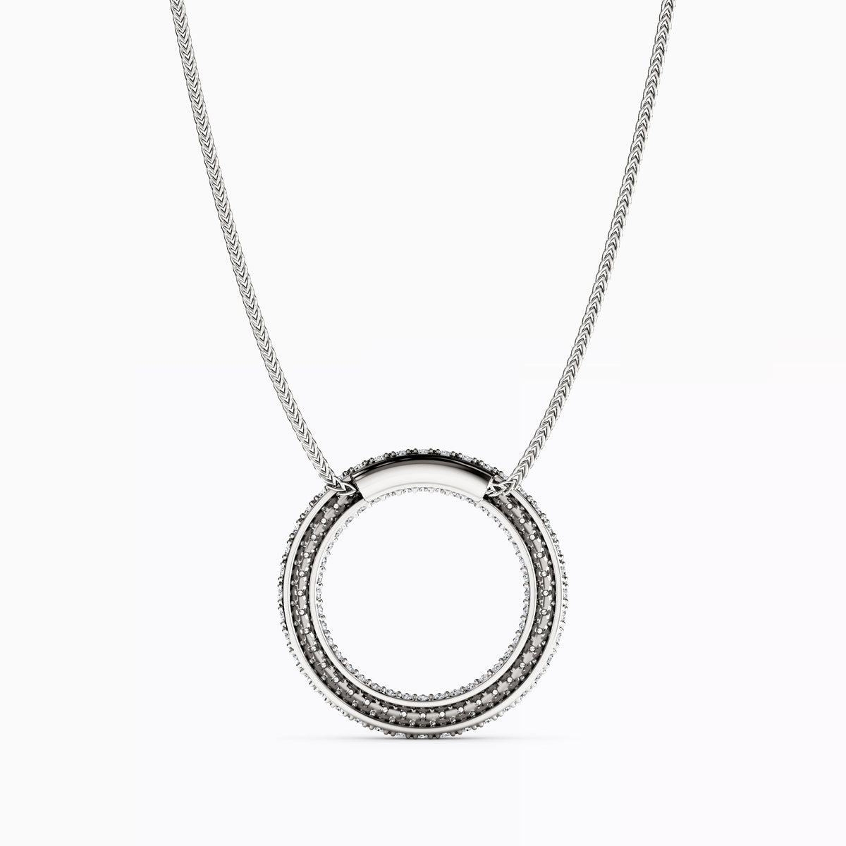 Collier cercle à rangée de diamants en or 14 carats