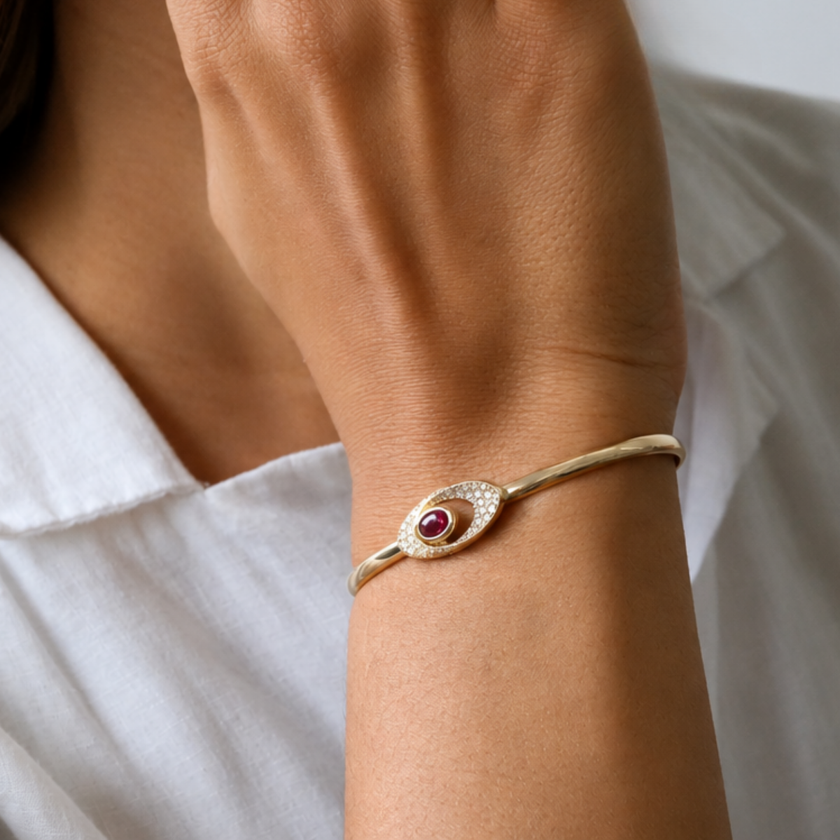 Diamond and Precious Ruby Bracelet | 18K Gold