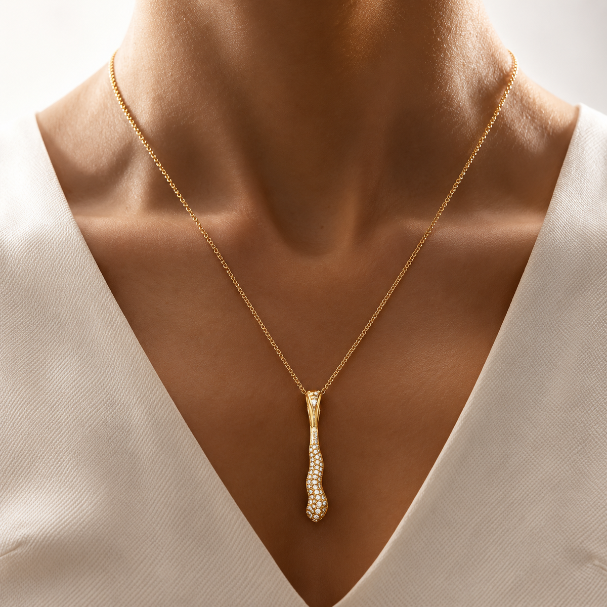 Diamond statement pendant | 18K Gold