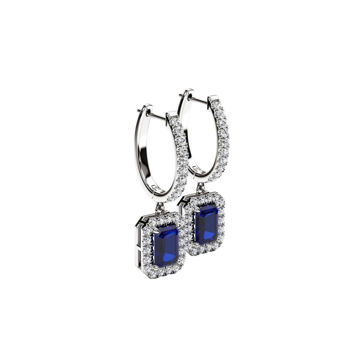 Boucles d'oreilles créoles en or 14 carats, serties d'un halo de saphirs taille émeraude et de diamants.